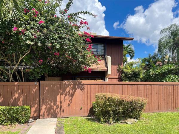 Snapper Village, 7124 SW 114th Pl #H, Kendall, Florida 33173, image 2