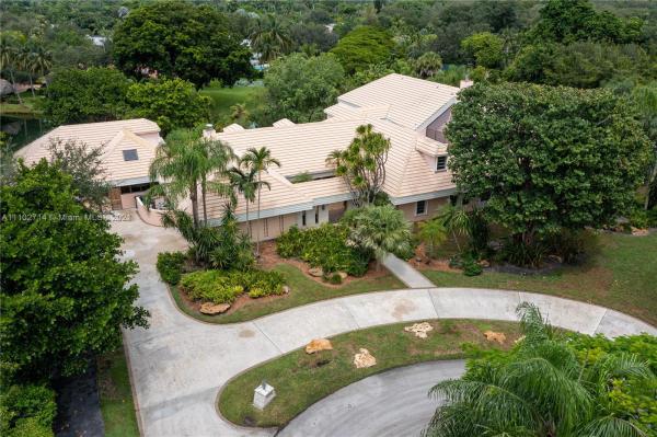 Pinecrest No HOA, 11000 SW 69th Ct, Pinecrest, Florida 33156, image 2