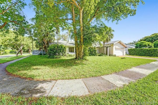 Sabal Chase, 11621 SW 105th Ter, Kendall, Florida 33176, image 2