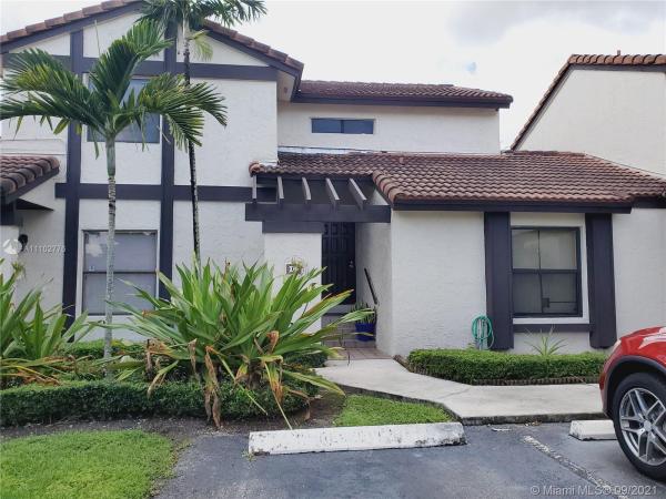 Village Homes At Lakes Of The Meadow, 15265 SW 45th Ter #57C, Kendall West, Florida 33185, image 2