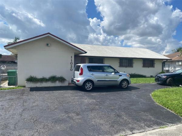 Concord Twin Homes, 11020 SW 38th St, University Park, Florida 33165, image 2