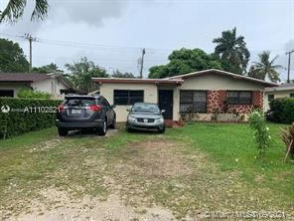 1411 NE 117th St, Unincorporated Dade County, Florida 33161, image 1