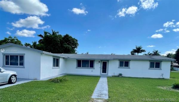 Biscayne Gardens, 16105 N Miami Ave, Golden Glades, Florida 33169, image 2