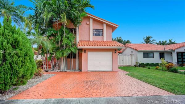 10090 SW 2nd St, Fountainebleau, Florida 33174, image 2