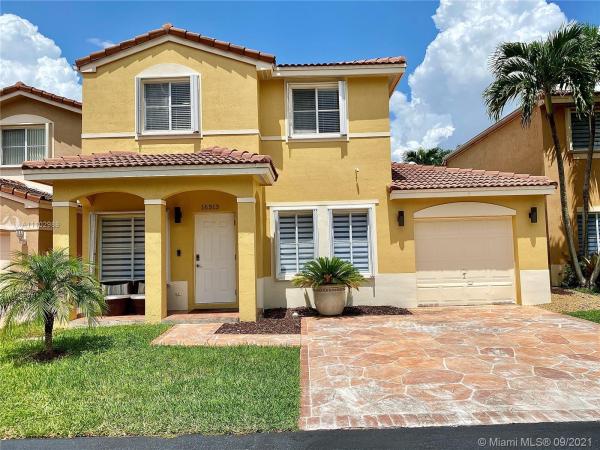 Tesoro At Forest Lakes, 16313 SW 97th St, The Hammocks, Florida 33196, image 2