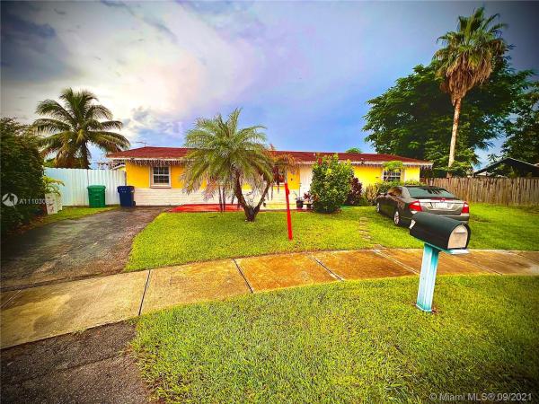 Meadow Wood Manor, 26760 SW 124th Ave, Kendale Lakes, Florida 33032, image 2