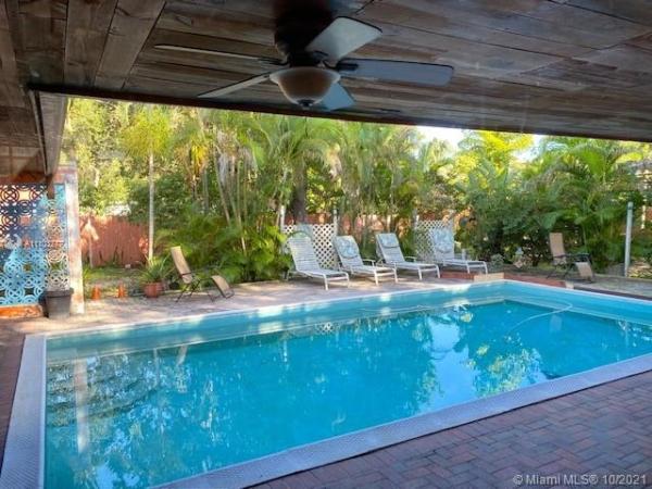 Irons Manor, 936 NE 128th St, North Miami, Florida 33161, image 2