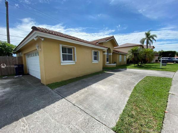 Shoma Homes At Imperial Lakes, 887 NW 123rd Ave, Tamiami, Florida 33182, image 2