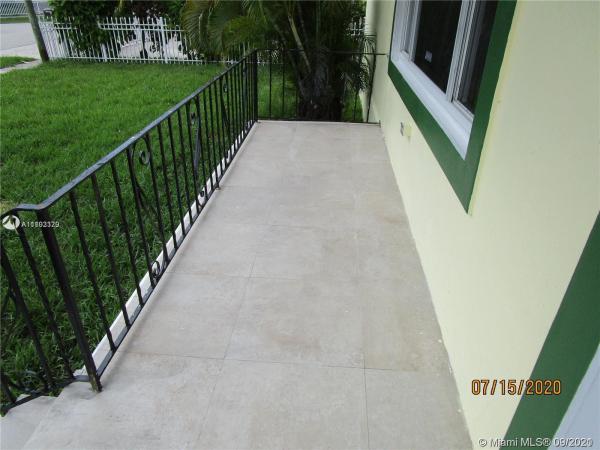 Beach Plaza, 17000 NE 5th Ct, North Miami Beach, Florida 33162, image 2