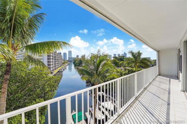 Intracoastal Point, 16531 NE 35th Ave #402-11, North Miami Beach, Florida 33160, image 2