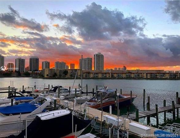 Del Prado, 18051 Biscayne Blvd #PH-04-1, Aventura, Florida 33160, image 2