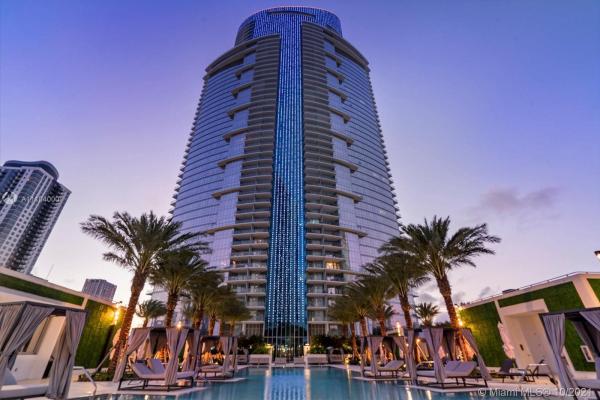 Paramount Miami Worldcenter, 851 NE 1st Ave #3811, Miami, Florida 33132, image 2