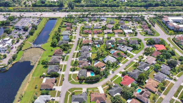 Cypress Head, 104 Meadow Woode Dr, Royal Palm Beach, Florida 33411, image 2