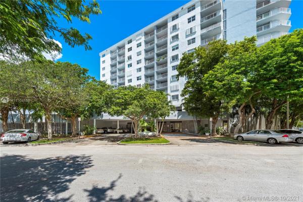 Stanton House, 6900 Bay Dr #3B, Miami Beach, Florida 33141, image 2