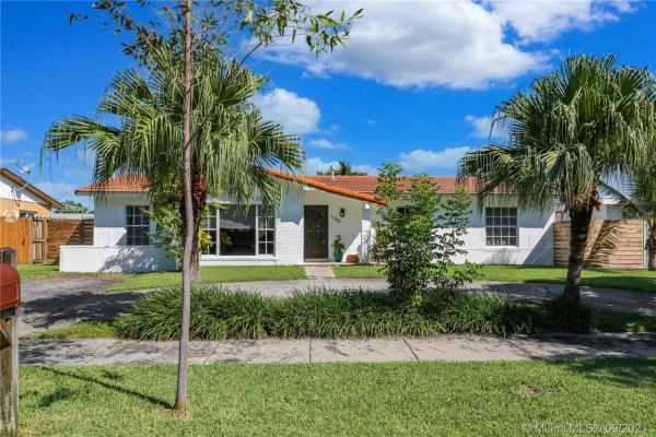 Devon Aire Estates, 11981 SW 118th St, The Crossings, Florida 33186, image 2