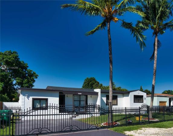 Biscayne Gardens, 1045 NW 148th St, Golden Glades, Florida 33168, image 2