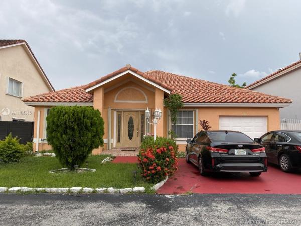 West Esplanade, 18791 NW 79th Way, Hialeah, Florida 33015, image 2