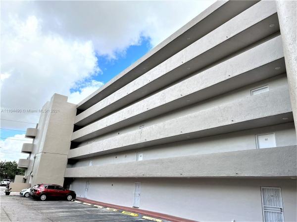 Sandalwood, 854 NW 87th Ave #204, Fountainebleau, Florida 33172, image 2