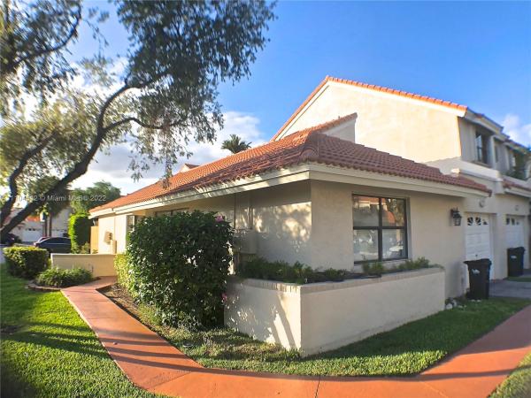 La Mirage Of Harbor Village, 21175 Mainsail Cir #E11, Aventura, Florida 33180, image 1