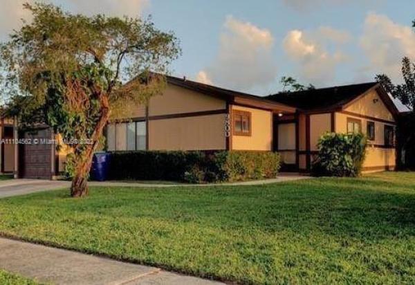 9800 W Elm Ln, Miramar, Florida 33025, image 2