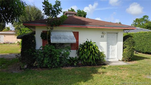 Biscayne Gardens, 31 NW 164th St, Golden Glades, Florida 33169, image 2
