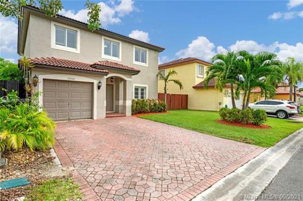 Bonita Lakes, 13402 SW 118th Pl, Three Lakes, Florida 33186, image 2