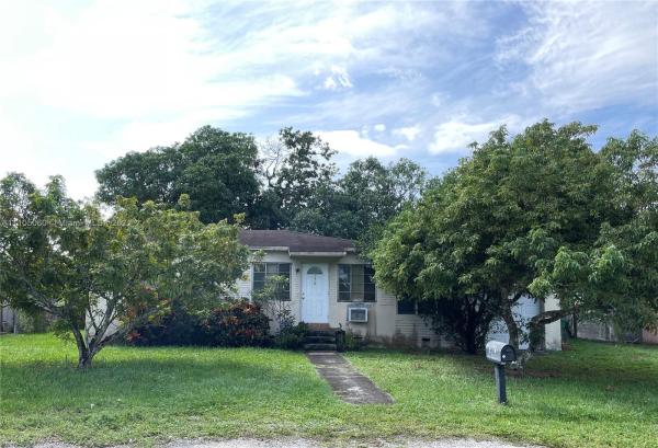 Biscayne Gardens, 270 NW 147th St, Golden Glades, Florida 33168, image 1