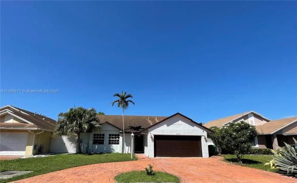 Country Lake Park, 18940 NW 78th Ave, Hialeah, Florida 33015, image 2