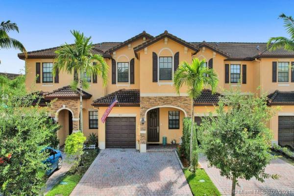 Umbria At The Vineyards, 383 NE 37th Ter, Homestead, Florida 33033, image 2