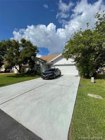 Chapel Pointe, 620 NW 207th Ave, Pembroke Pines, Florida 33029, image 2