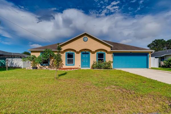 1107 SE Puritan Ln, Florida 34983, image 2