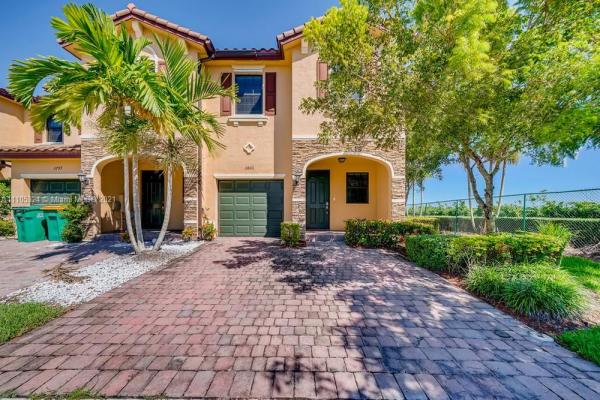 Chateau At The Vineyards, 3803 SE 3rd Ct, Homestead, Florida 33033, image 2