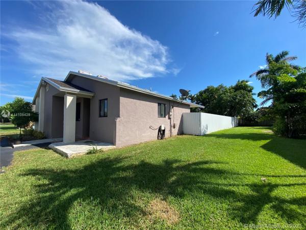 Sabal Pointe, 12550 SW 248th Ter, Princeton, Florida 33032, image 2