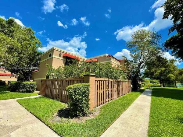 Banyan Lake, 8261 Thames Blvd #D, Boca Raton, Florida 33433, image 2