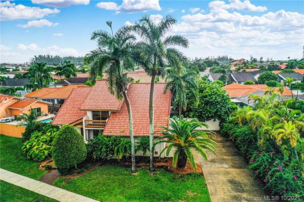 University Park East, 330 SW 133rd Pl, Tamiami, Florida 33184, image 2