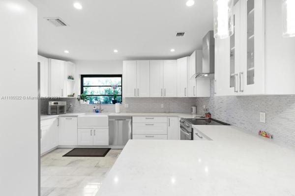 Palm View, 1719 Lenox Ave, Miami Beach, Florida 33139, image 1