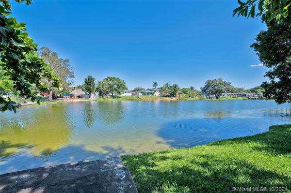 Biscayne Lake View, 1070 NW 149th St, Golden Glades, Florida 33168, image 2