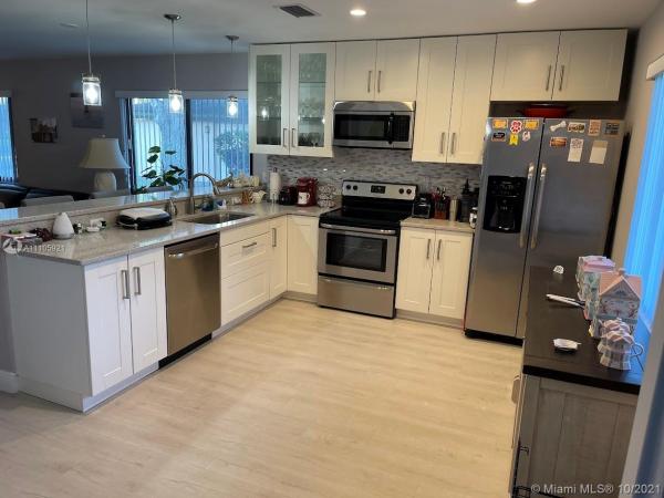 Chanteclair Villas, 1662 Palmland Dr, Boynton Beach, Florida 33436, image 2