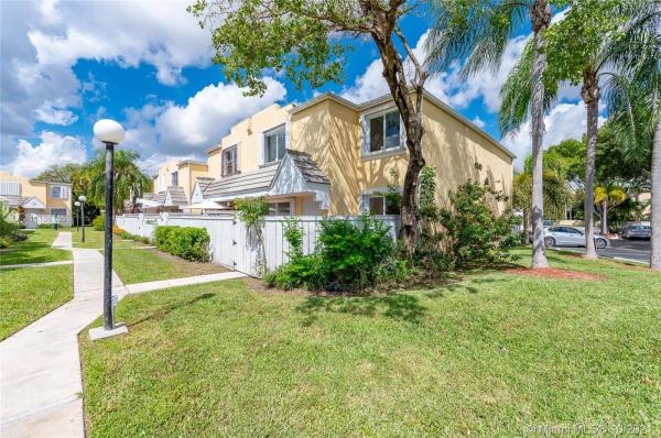Gables Point, 4580 SW 68th Court Cir #12, Glenvar Heights, Florida 33155, image 2