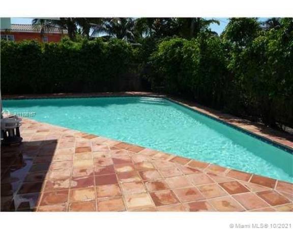 Tropical Isle Homes, 240 Greenwood Dr, Key Biscayne, Florida 33149, image 2