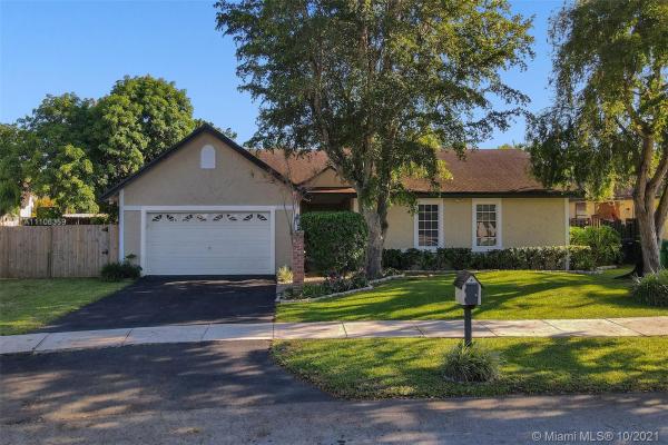 Calusa Club Estates, 13424 SW 91st Ter, The Crossings, Florida 33186, image 2