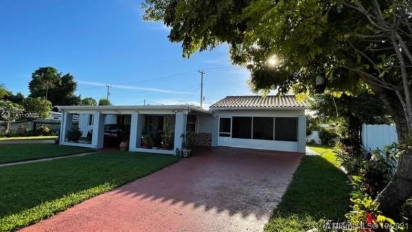 Westwood Lakes Residential, 4250 SW 116th Ave, Westwood Lakes, Florida 33165, image 2