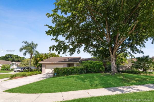 Sabal Chase, 11011 SW 110th Rd, Kendall, Florida 33176, image 2