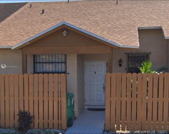 Aspen Townhomes, 6770 NW 186th Ln, Country Club, Florida 33015, image 2
