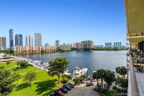 Winston Towers 700, 290 174th St #816, Sunny Isles Beach, Florida 33160, image 2
