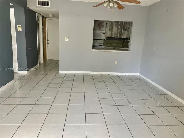 Samari Lake East, 10090 NW 80th Ct #1330, Hialeah Gardens, Florida 33016, image 2