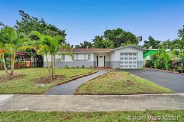 Sunrise Golf Village, 6271 NW 13th St, Sunrise, Florida 33313, image 2