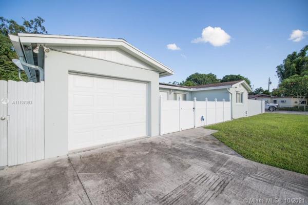 Monmouth Estates, 628 Madeline Dr, West Palm Beach, Florida 33413, image 2