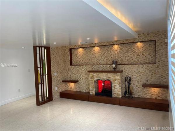 Sovereigns, 6821 SW 147th Ave #3E, Kendale Lakes, Florida 33193, image 2