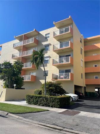 La Canadienne, 3545 NE 167 St #406, North Miami Beach, Florida 33160, image 2